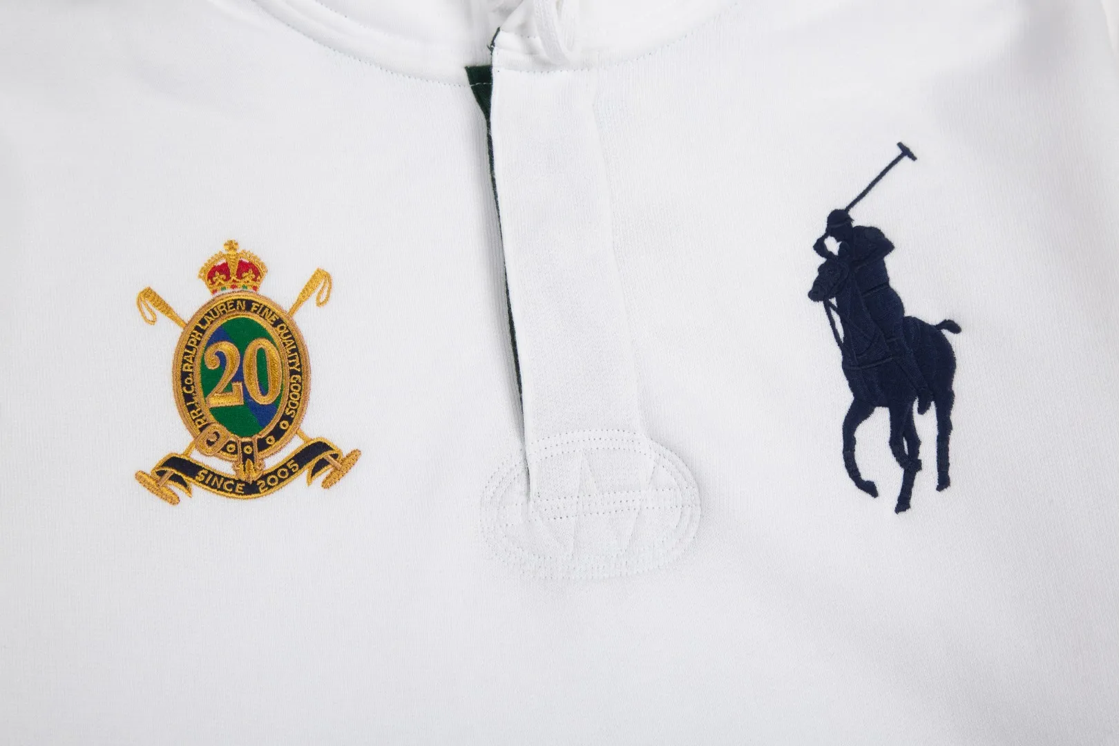 P280 White background picture [Hot new product] Style number: 25119# Color: Navy blue/off-white Size: S to XL - Ralph Lauren/Ralph Lauren 2025FW new autumn and winter Big Pony 20th anniversary badge embroidered open-chest deconstructed hooded fleece sweatshirt - 100% restoration 380g 100% pure cotton heavy-grain cloud velvet ✅ - Deconstruction restoration Correct version Three-layer hidden partial tube placket ✅ - Reactive fixed-dye D65 raw cotton double herringbone belt with wide and narrow divisions ✅ - Rejection of overlays, single-color single version, precision embroidery ✅ - RL/25 autumn and winter new product 20 commemorative badge embroidered mascot sweatshirt, deconstructed half-open chest, different from the regular classic version, high-end and outstanding, built-in contrasting reactive dyed D65 raw cotton double herringbone belt, cloud-like heavy fleece bottom with autumn and winter attributes, really comfortable, cloud-like comfort, loose fit Available in two colors, can be made as a couple model, highly recommended